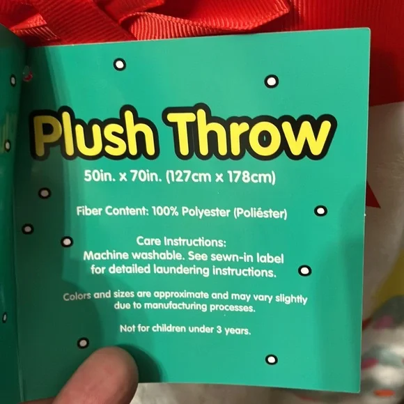 ONLY 1 LEFT! NWT 2023 HELLO KITTY PLUSH CHRISTMAS TREE CHRISTMAS THROW BLANKET - Picture 4 of 9